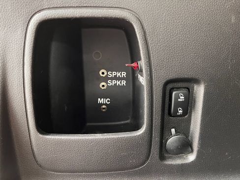 Used 2010 Ford Edge SEL AWD/4WD image 4