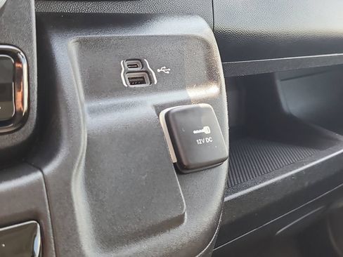 Used 2025 RAM ProMaster 2500 w/ Convenience Group FWD image 26