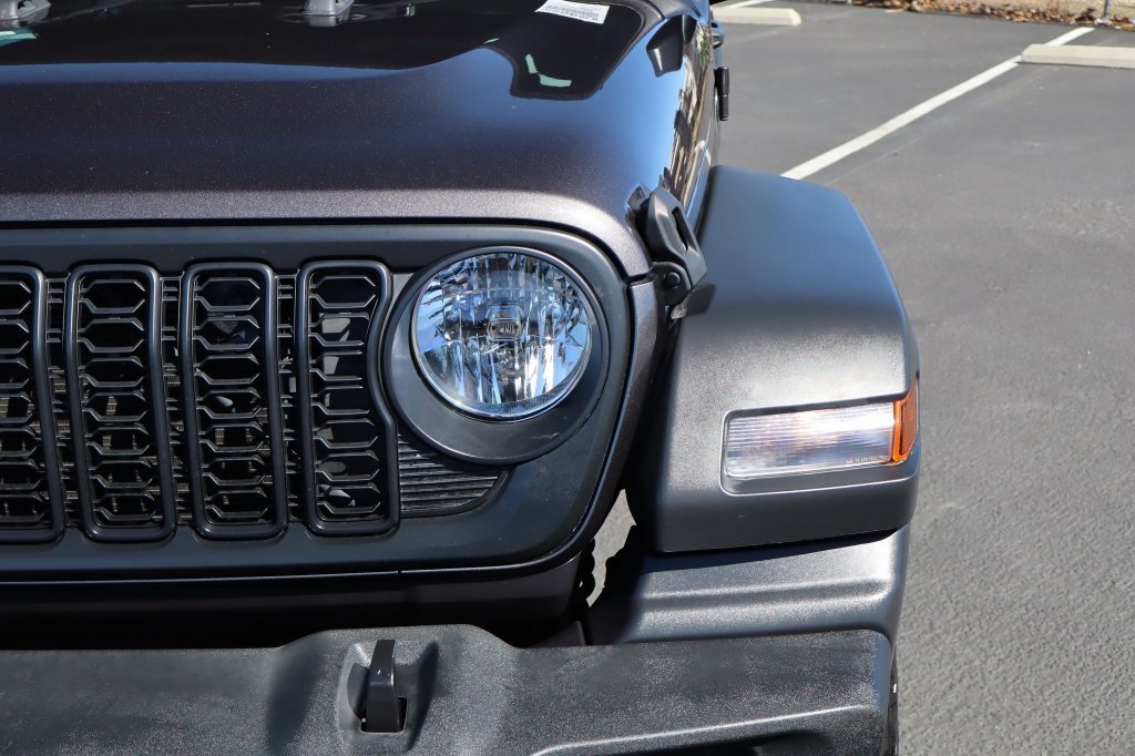 Used 2025 Jeep Wrangler Unlimited Sport AWD/4WD image 8