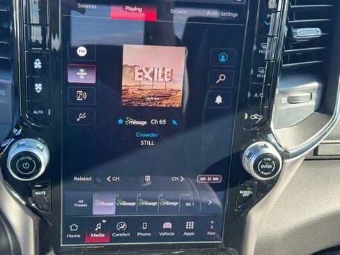 New 2026 RAM 1500 Laramie AWD/4WD image 19