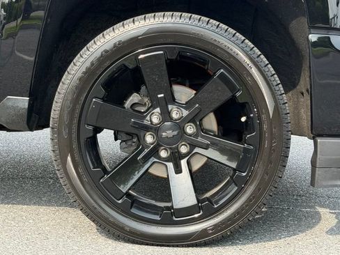 Used 2017 Chevrolet Silverado 1500 LTZ Z71 w/ LTZ Plus Package AWD/4WD image 17