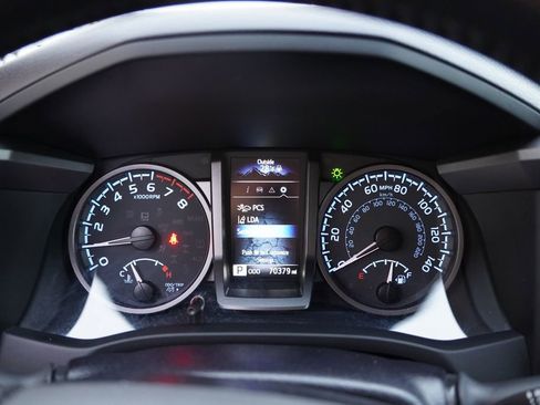 Used 2022 Toyota Tacoma TRD Sport image 28