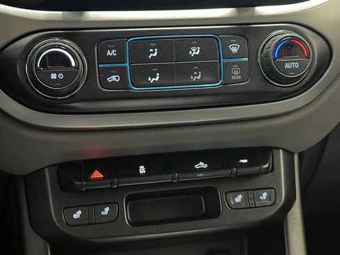 Used 2019 Chevrolet Colorado LT w/ Luxury Package, Chrome AWD/4WD image 15
