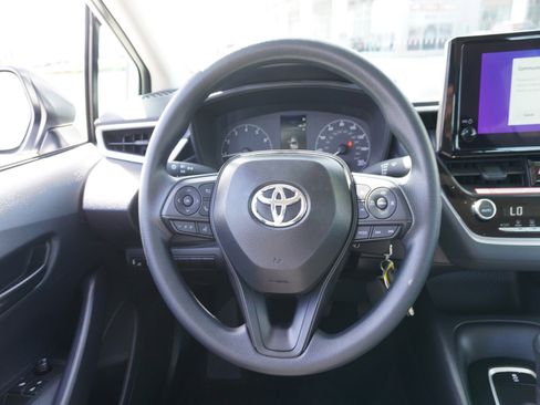 Used 2025 Toyota Corolla LE image 13