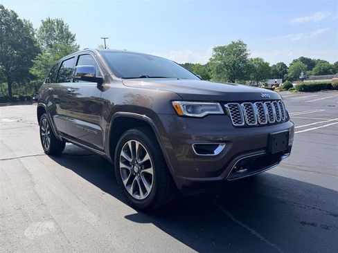 Used 2017 Jeep Grand Cherokee Overland AWD/4WD image 6