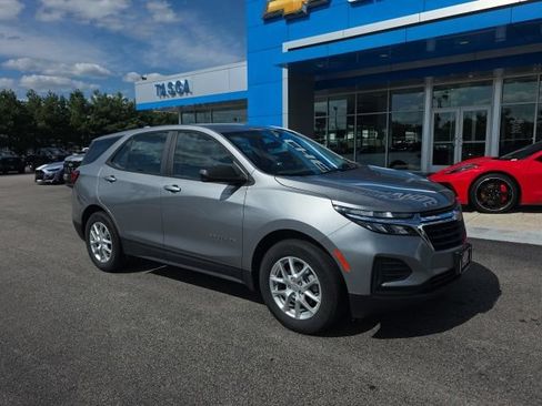Used 2024 Chevrolet Equinox LS FWD image 1