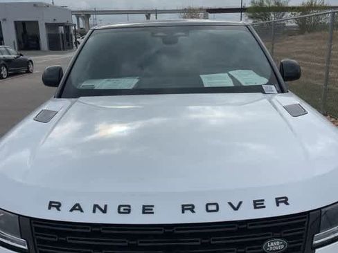 Used 2025 Land Rover Range Rover Sport Dynamic SE image 22
