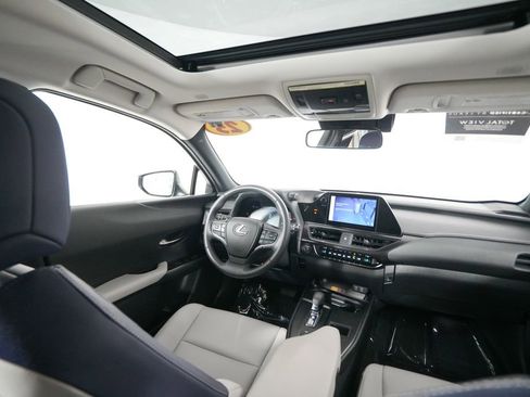 Certified 2025 Lexus UX 300h FWD image 16