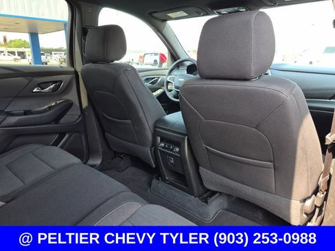 Used 2023 Chevrolet Traverse LT FWD image 16