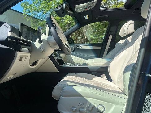 Certified 2026 Genesis GV80 3.5T Prestige AWD/4WD image 7