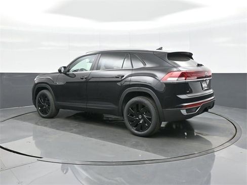 New 2026 Volkswagen Atlas Cross Sport SE image 5