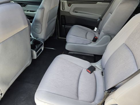 Used 2019 Honda Odyssey LX image 9