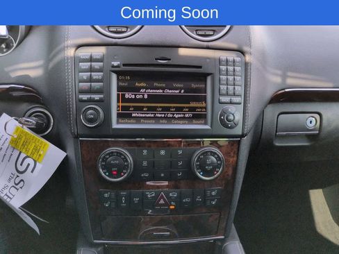 Used 2011 Mercedes-Benz GL 550 4MATIC image 29