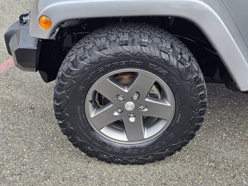 Used 2013 Jeep Wrangler Unlimited Sport AWD/4WD image 9