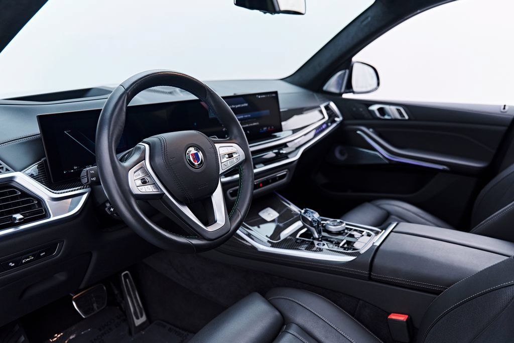 Used 2025 BMW ALPINA XB7 AWD/4WD image 2