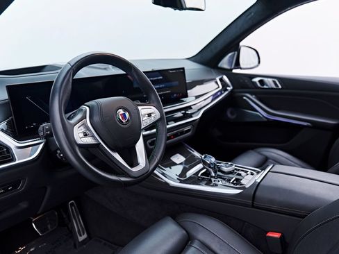 Used 2025 BMW ALPINA XB7 AWD/4WD image 2