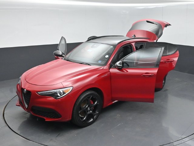 Used 2023 Alfa Romeo Stelvio Veloce AWD/4WD image 55