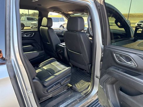 Used 2024 Chevrolet Suburban RST w/ Sport Performance Package AWD/4WD image 13