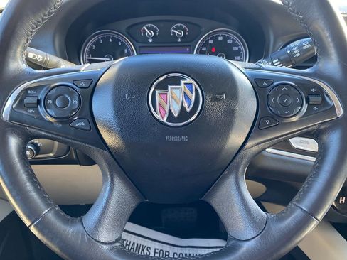 Used 2021 Buick Enclave Essence image 26
