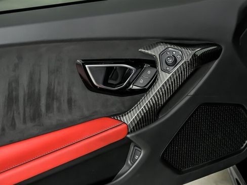 Used 2021 Lamborghini Huracan EVO RWD image 13
