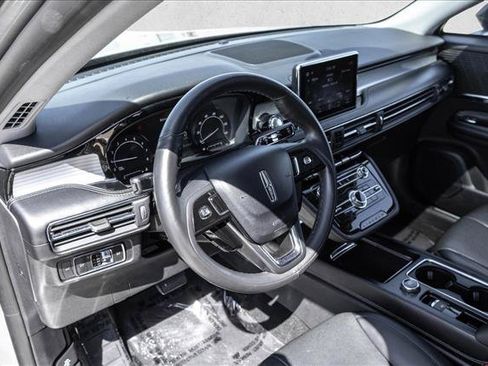 Used 2022 Lincoln Corsair AWD w/ Premium Package image 10