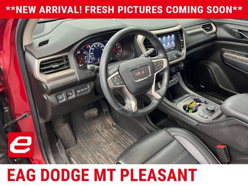Used 2023 GMC Acadia Denali w/ Denali Ultimate Package FWD image 5