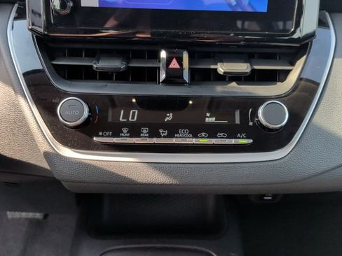 Used 2024 Toyota Corolla LE FWD image 18