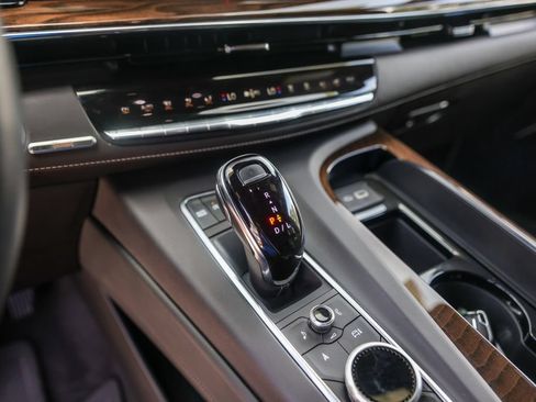 Certified 2024 Cadillac Escalade Sport Platinum w/ LPO, ONYX Package AWD/4WD image 19