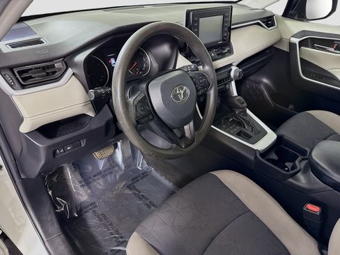 Used 2020 Toyota RAV4 XLE w/ Carpet Mat Package AWD/4WD image 23