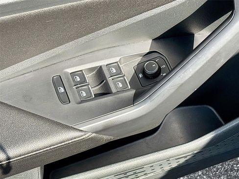 Used 2025 Volkswagen Jetta Sport FWD image 17
