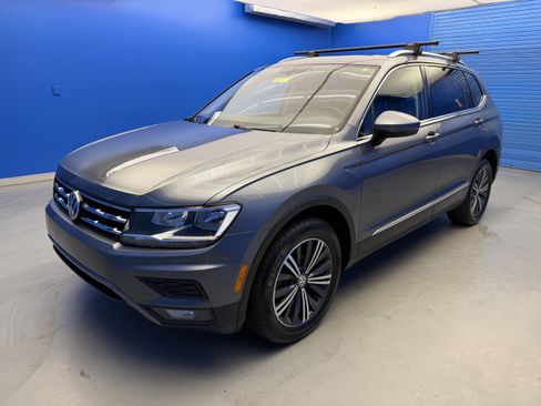 Used 2018 Volkswagen Tiguan SEL FWD image 4