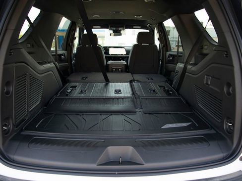 New 2026 Chevrolet Tahoe LS w/ LPO, Dark Essentials Package AWD/4WD image 18
