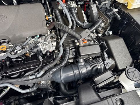 Used 2023 Toyota Sienna LE FWD image 33