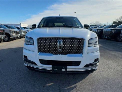Used 2023 Lincoln Navigator Reserve image 3