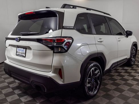 Used 2025 Subaru Forester Limited AWD/4WD image 17