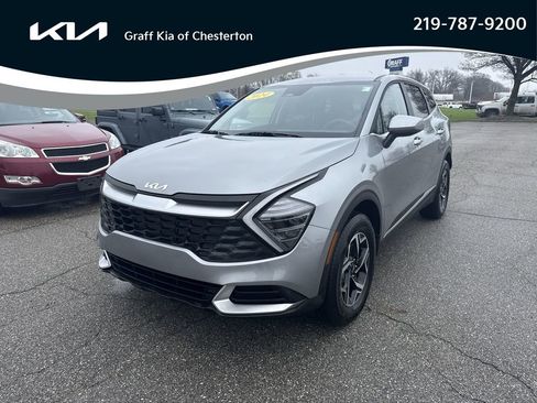 Used 2024 Kia Sportage LX image 1