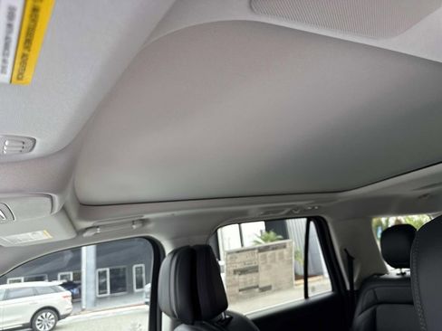 New 2025 Lincoln Navigator Reserve image 35