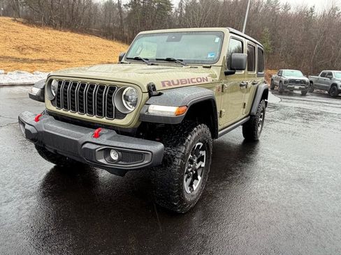 Used 2025 Jeep Wrangler Unlimited Rubicon image 3