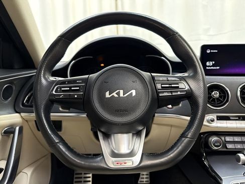 Used 2022 Kia Stinger GT1 image 16