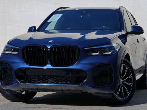 Used 2022 BMW X5 sDrive40i w/ M Sport Package RWD image 3