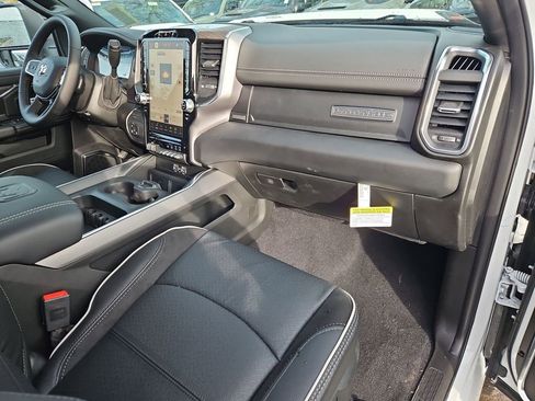 New 2026 RAM 2500 Laramie w/ Night Edition AWD/4WD image 17