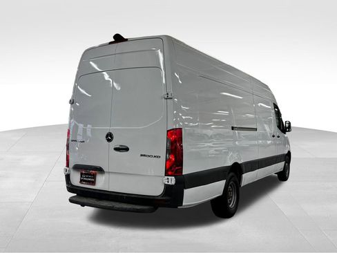 Used 2020 Mercedes-Benz Sprinter 3500 image 8