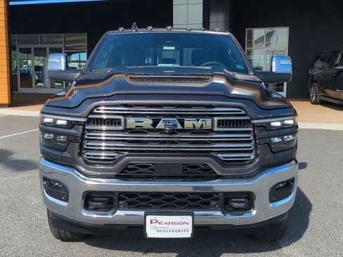 New 2026 RAM 2500 Laramie AWD/4WD image 9
