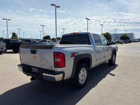 Used 2010 Chevrolet Silverado 1500 LTZ w/ Z71 Appearance Package AWD/4WD image 8