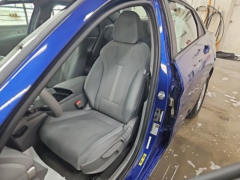 Used 2021 Hyundai Elantra SE image 9