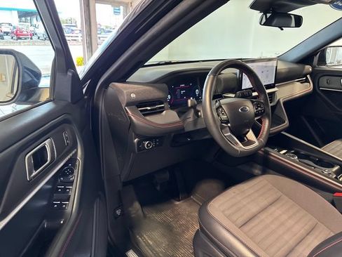 Used 2025 Ford Explorer ST-Line AWD/4WD image 6