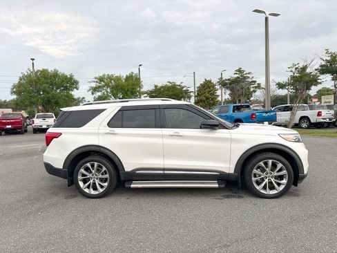 Used 2021 Ford Explorer Platinum w/ Equipment Group 601A AWD/4WD image 2