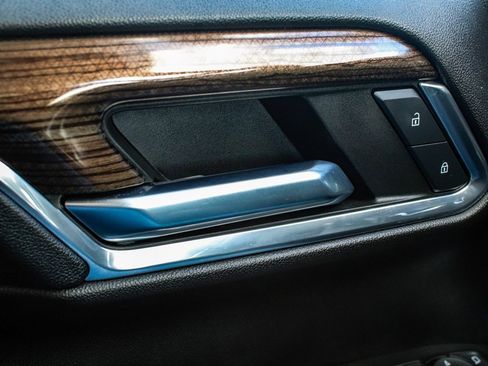 Used 2023 Chevrolet Silverado 1500 LT image 9