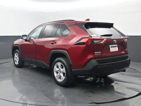 Used 2020 Toyota RAV4 XLE FWD image 3