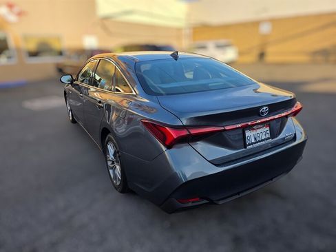 Used 2019 Toyota Avalon XLE w/ Moonroof Package FWD image 8